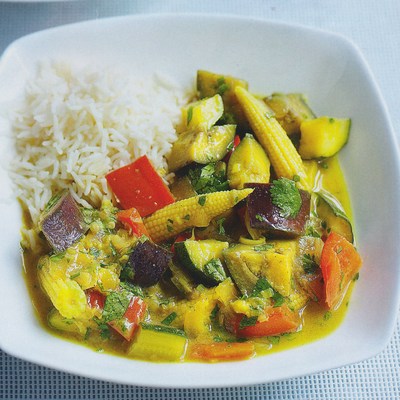 picture of Thai yellow vegetable curry
 Asian