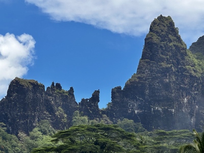 picture of Moorea Cooks Bay
 FPoly2025