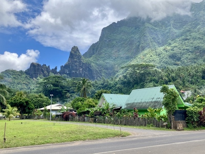 picture of Moorea Cooks Bay
 FPoly2025