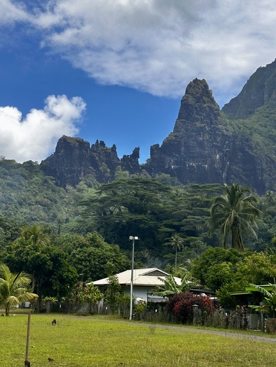 picture of Moorea Cooks Bay
 FPoly2025