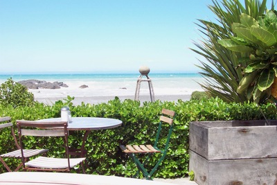 picture of Driving up the east coast
 NewZealand