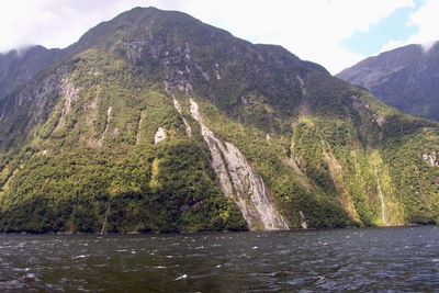 picture of Milford Sound
 NewZealand
