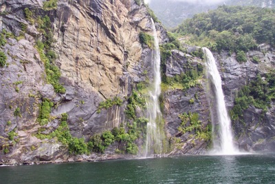 picture of Milford Sound
 NewZealand