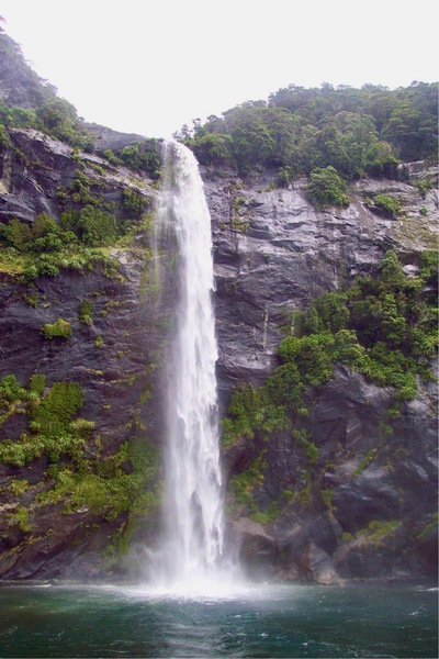 picture of Milford Sound
 NewZealand