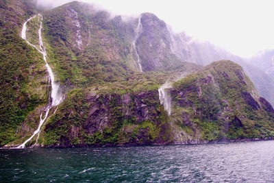 picture of Milford Sound
 NewZealand