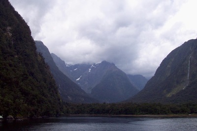 picture of Milford Sound
 NewZealand