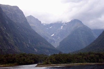 picture of Milford Sound
 NewZealand