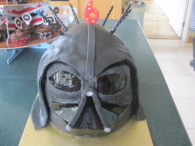 picture of Darth Vader
 cakes