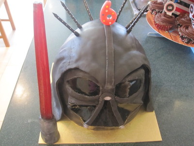 picture of Darth Vader
 cakes