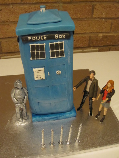 picture of The Tardis Cake
 cakes