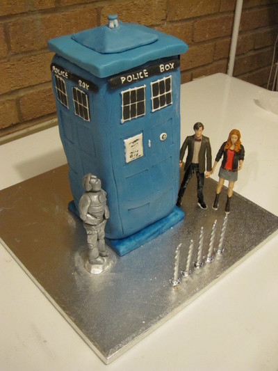 picture of The Tardis Cake
 cakes