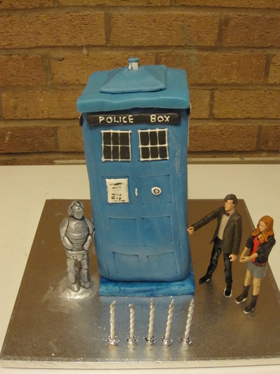 picture of The Tardis Cake
 cakes